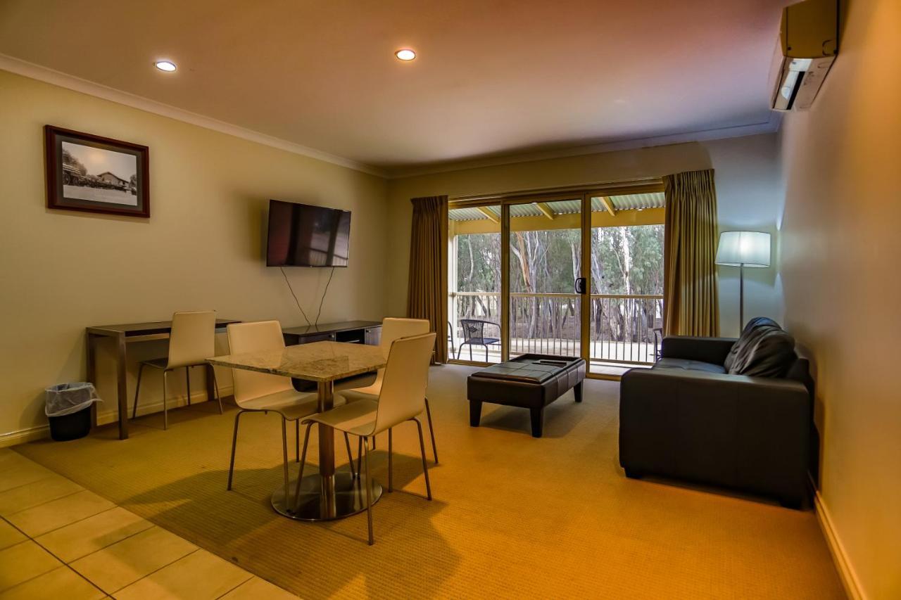 Murray Waters Motor Inn & Apartments Koondrook Екстериор снимка