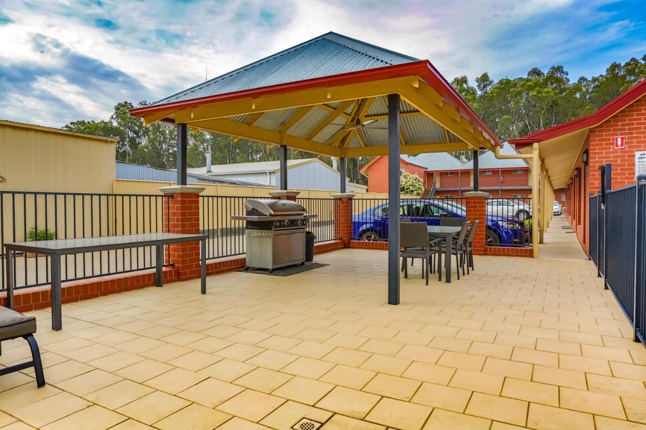 Murray Waters Motor Inn & Apartments Koondrook Екстериор снимка